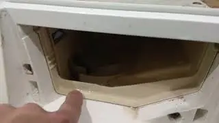 Не уходит вода из порошкоприемника в бак. В чём причина?
