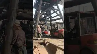 I can’t hit it, it’s so hard 😂 #forging #steelprocessing #engineering machinery first scene