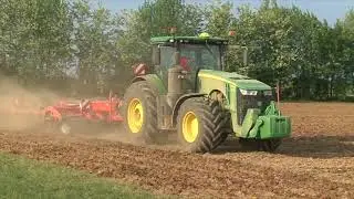 400 CV=JOHN DEERE 8400r in azione con Kuhn Performer 4000