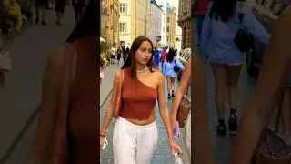 Літній образ у гарної дівчини на площі Ринок у Львові. #львівплощаринок