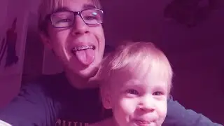 Бесимся с сестрой