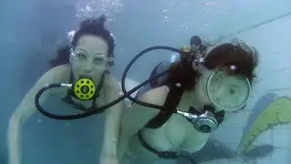 yuki_&_maika_swim_underwater