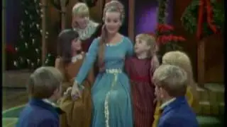 Florence Henderson sings Christmas Medley (vaimusic.com)