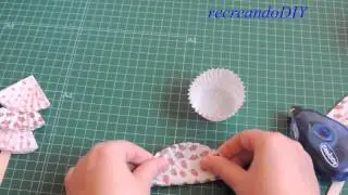 DIY Como hacer un arbol de navidad con capsulas de magdalenas. DIY Christmas Ornament.
