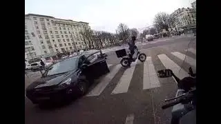 Драка велосипедиста и водителя #драка #блогер #жесть