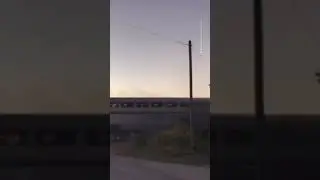 Поезд снёс автовоз с машинами