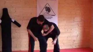 Pressure Point Defence from Headlock