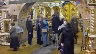 Молебен с акафистом св. прав. Иоанну Кронштадтскому. Храм Успения в Путинках.