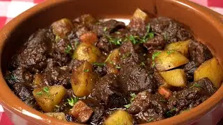 Beef stew with potatoes! 😍 This food is WONDERFUL!