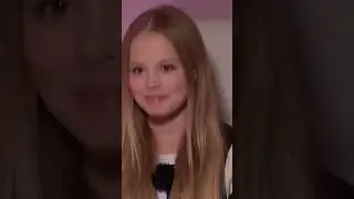 Милана Стар не учится в школе?