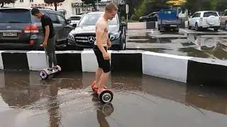 по лужам на гироскутерах