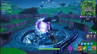 Эпичнейший бой Робота и Монстра в Fortnite!!!!!!!!!!!
