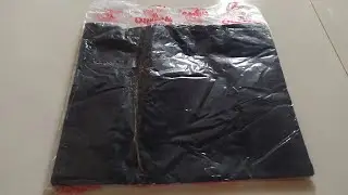 Plastik warna hitam besar