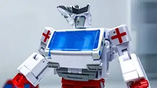 NewAge Ratchet – the Autobot medic shrunk down with amazing detail!