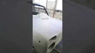 Preparing a Niva car for painting 