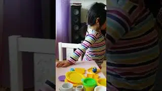 Thợ với thuyền... chưa làm đã đòi nghỉ...