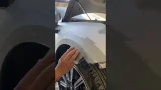Applying gray putty on fender nicely #art #automobile #ararautozoneas
