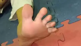 Foot Fetish Karate Girl toe spread
