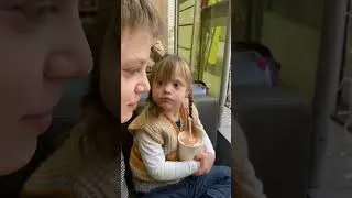 Алиса-жадничает. Ну, ни что человеческое, нам не чуждо.