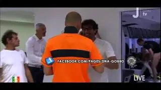 ZIDANE saluta i compagni 19.00 Amichevole (Unesco Cup): Real Madrid Legends - Juventus Legends