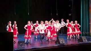 Калинка малинка моя! Танцуют дети.