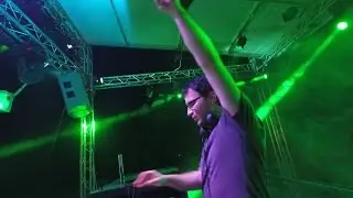Dj Hadji ignite audience-club EUPHORIA 22.august 2015