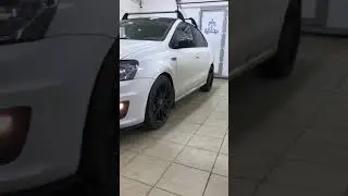 VW Polo - установили пружины с занижением, антихром значка, установка губы, замена насадки
