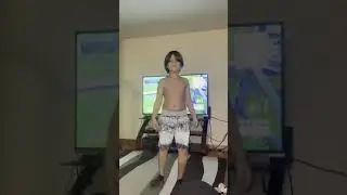 Playing fortnite YEET