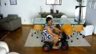 CAMERA ESCONDIDA FLAGRA EMPREGADA DOMESTICA! (OLHA NO QUE DEU!!)