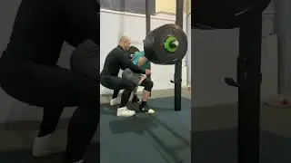 Приседания со штангой 155/3 при собственном весе 63кг.