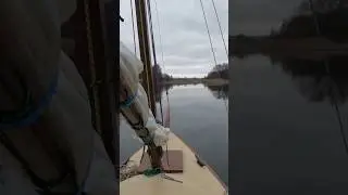 По реке. Холодно, но красиво