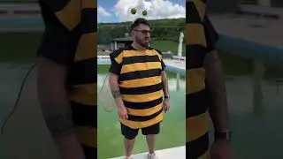 Joi iese piesa asta. Ok?