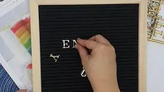 Properti fotoku - Gold plate letter for felt letter board.