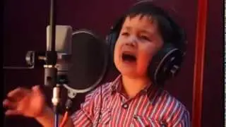 Bu usaq sesine gore rekord vurur