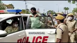 సీఎం కాన్వాయ్‌ను కేయూ జేఏసీ విద్యార్థులు అడ్డుకున్నారు