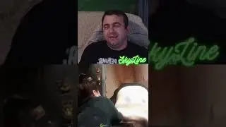 Порвала штаны на шпагате! Чатрулетка !