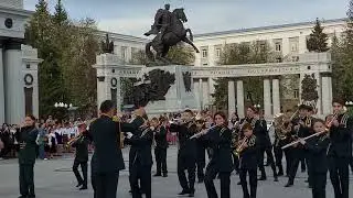 Марш-дефиле 