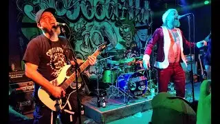 30 Foot Fall - 2018 Xmas Show - Oi to the World