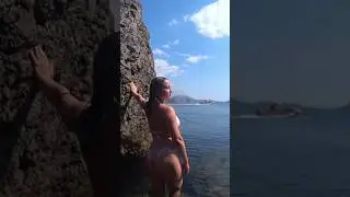 Вдвоём на диком пляже. Крым Новый Свет #отдыхвкрыму #судак