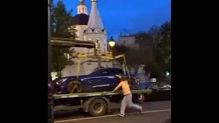 Замечен в Москве водитель догоняющий свой спорткар 