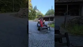 Weidemann 1390 med skopa och gafflar