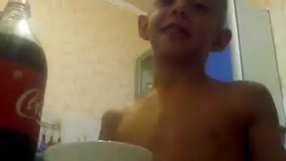 Что будет если погрузить фруктовый Mentos в Колу