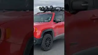 Jeep Renegade’s winter two tone! 