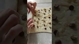 А кто сказал, что есть шоколад с шоколадом-неправильно? 😉 шоколадно-шоколадная слойка к чаю