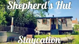 SUPER CUTE Luxury Shepherd's Hut Glamping | Adorable Tiny House in the UK 🇬🇧