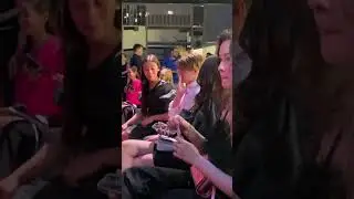 наша реакция с миланой на эйрподсы 😅