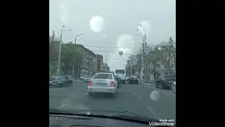 Современный город в старинных нотах мелодий