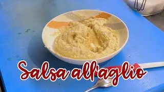 Salsa all'aglio, in inglese garlic sauce