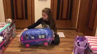 МОИ ПОДАРКИ НА ДЕНЬ РОЖДЕНИЯ. РАСПАКОВКА ПОДАРКОВ(автобус из серии ЛОЛ). Третий часть .