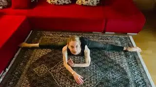 Middle splits stretch